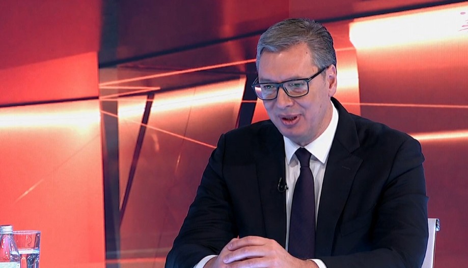 VUČIĆ ISKRENO: "Oni nas nazivaju ubicama, a ja sam samo čovek i otac koji štiti svoju decu"
