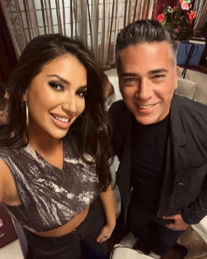 OSTAVIO JE BEZ TEKSTA NA MIKONOSU! Željko Joksimović iznenadio ćerku Minu, dobila poseban poklon od oca (FOTO)