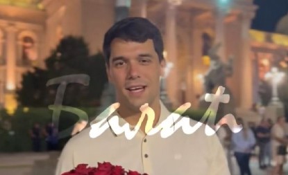 "JEDAN MALI ZNAK PAŽNJE ZA VAS" Balać kupio ruže za dame koje se bore za bolju Srbiju