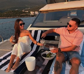 ANĐELA POKAZALA IZVAJANO TELO Đuričićeva u bikiniju ispozirala na jahti! (FOTO)