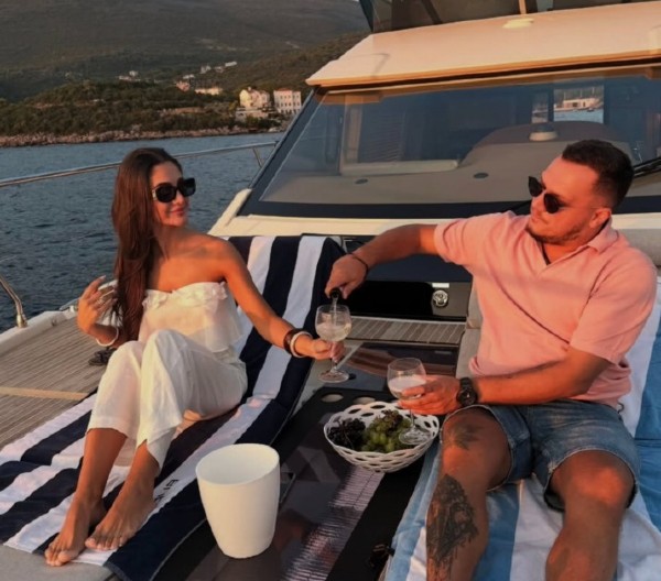 ANĐELA POKAZALA IZVAJANO TELO Đuričićeva u bikiniju ispozirala na jahti! (FOTO)