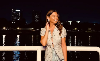 ISPLIVAO VRELI SNIMAK SANJE MARINKOVIĆ Gole noge i duboki dekolte u prvom planu, ovakvu je do sada niste videli!