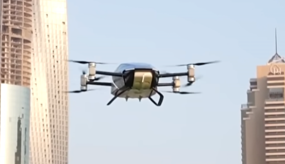 VUČIĆ O LETEĆIM AUTOMOBILIMA Verujem da ćemo do 1. decembra 2026. moći da pokažemo kako funkcionišu u Srbiji