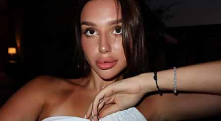 PROVOKATIVNO IZDANJE ČOLINE MLAĐE ĆERKE Ovakvu je do sada nista viđali, u smeloj haljini pokazala zanosno telo (FOTO)