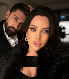 OVA DOKTORKA JE TAŠTA OGNJENA AMIDŽIĆA Zanosna plavuša gazi 7. deceniju, a o njenoj lepoti se priča (FOTO)