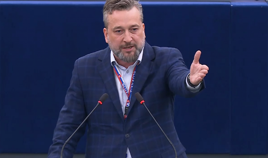 "SRBIJA JE KRIVA ŠTO ODRŽAVA PRIJATELJSKE ODNOSE SA RUSIJOM" Blaha usred EP: Hoćemo li izazvati novi Majdan?