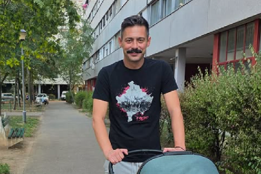 PORODIČNI TRENUTAK KOJI TOPI SRCA! Milan Vasić sa ženom i sinom u šetnji, a evo kako izgleda Maja nakon porođaja (FOTO)