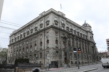 VLADA USVOJILA ODLUKU Od 1. januara minimalna zarada veća za 10,1%, na 551 evro!