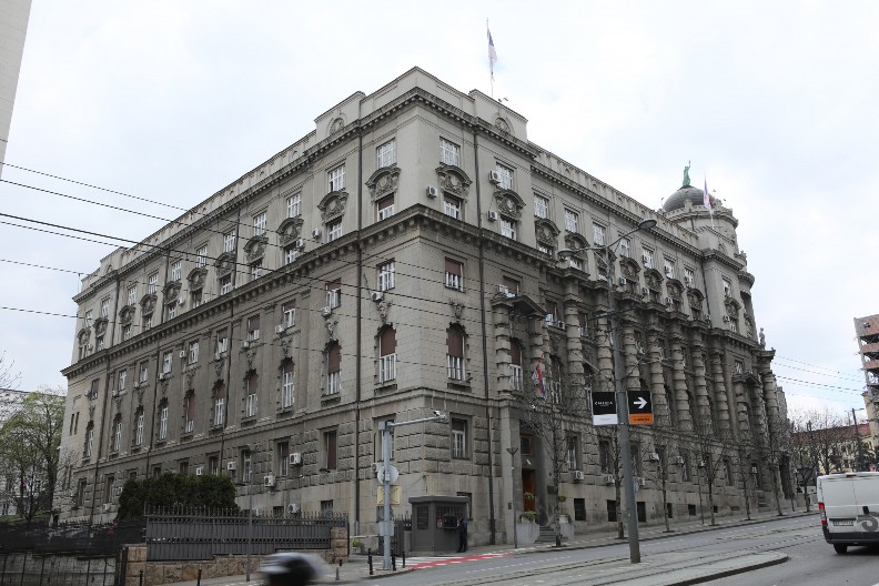 VLADA USVOJILA ODLUKU Od 1. januara minimalna zarada veća za 10,1%, na 551 evro!