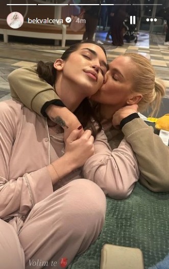 HANA IKODINOVIĆ SPAKOVALA KOFERE I OTIŠLA IZ SRBIJE Evo koliko će pevačica morati da da novca za život naslednice u inostranstvu