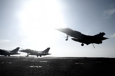 SAVEZNIČKE SNAGE NATO-a ŠALJU F-16, RAFALE I HELIKOPTERE Poruka Moskvi je jasna: Ne dirajte naše istočno krilo!