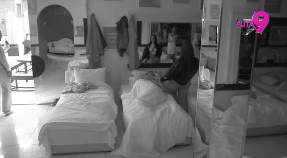 BORA SANTANA NAKON RAZVODA NE GUBI VREME Cimerka došla do njegovog kreveta, a onda usledila akcija (FOTO)