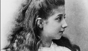 ROĐENA U BOGATSTVU, ZAVRŠILA PROSEĆI I UMRLA S 39 GODINA! Šokantna priča o ženi po kojoj je poznati auto dobio ime