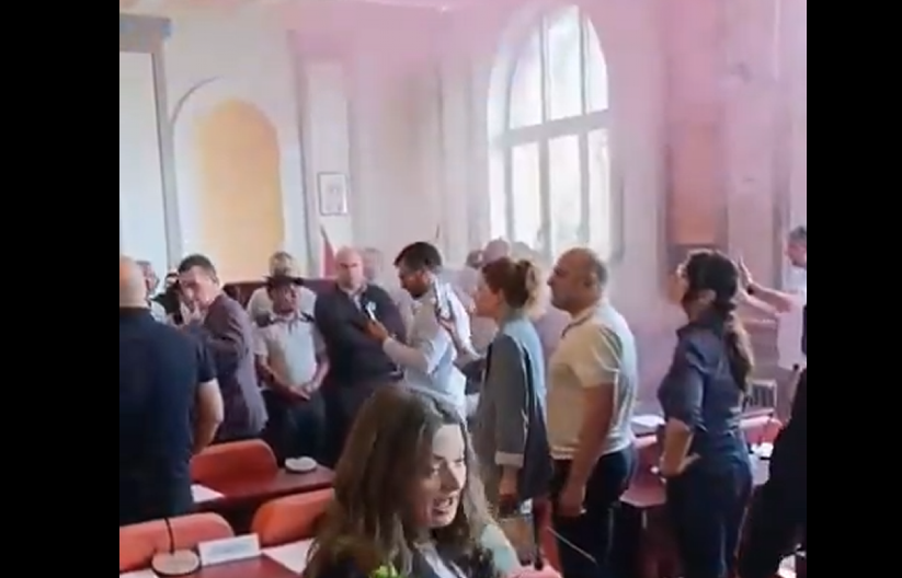 SCENE NASILJA! BLOKADERI POKAZALI KAKO BI IZGLEDALA SRBIJA DA DOĐU NA VLAST Oglasila se Brnabić: Njih ne zanima narodna volja! (VIDEO)