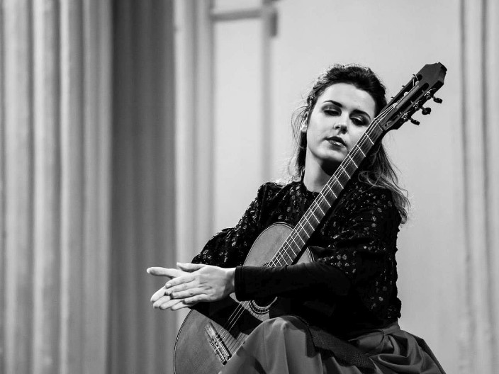 NAJAVLJEN KONCERT GITARISTKINJE AMALIJE MILER Na programu su latino kompozicije različitih autora