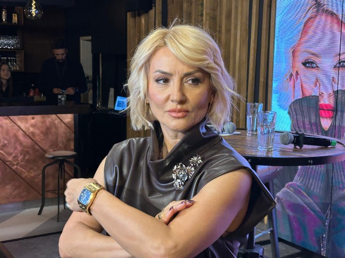 DARKO, BRE, DA LI SI NORMALAN? Goca Tržan van sebe nakon saznanja da je pevač opet imao udes: "Moje dete sada ima vozačku, strepim!"