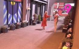 ASMIN POSLAO TAJNU PORUKU NOVOJ UČESNICI! Vanja se šokirala i odmah pritrčala do njega, Durdžić joj zapretio!