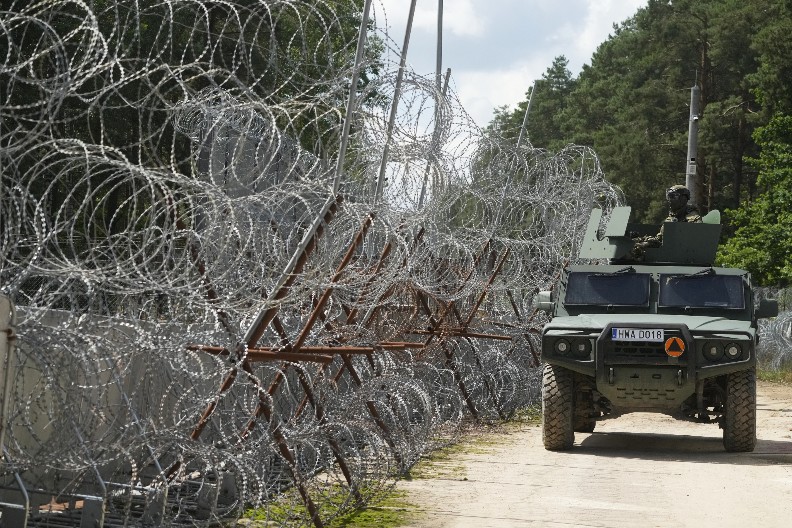 PANIKA! POLJSKA NAREĐUJE EVAKUACIJU IZ BELORUSIJE: Lukašenko hitno odlazi kod Putina!