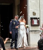 RAZVELA SE OD 20 GODINA STARIJEG MILIONERA, PA SE PONOVO UDALA Ćerka naše voditeljke zablistala u venčanici (FOTO)