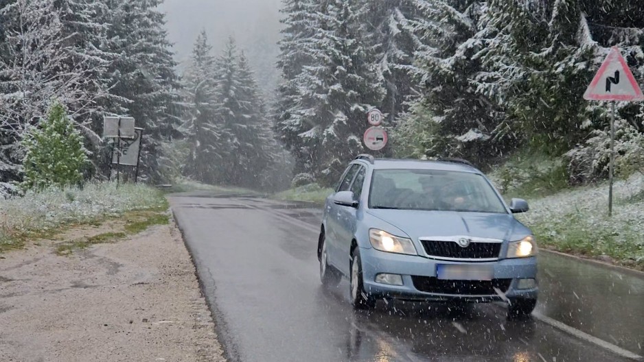 VOZAČI, SPREMITE SE Od petka u automobilu obavezno morate imati ovih 5 predmeta