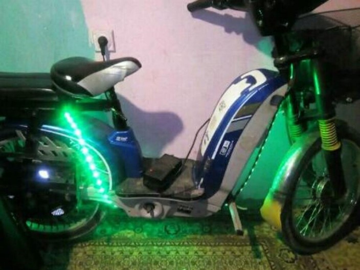 UGLEDAO SKUTER, PA JE SEO NA NJEGA I ODVEZAO SE  Vlasnik je alermirao policiju koja ga je ubrzo pronašla