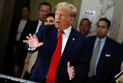 TRAMP TRAŽI DOZVOLU: Hoće da smeni Kuk