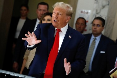 TRAMP TRAŽI DOZVOLU: Hoće da smeni Kuk