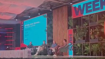 POGLEDAJTE OVU SRAMOTU! Petrović i Kesić se rugaju Srbima u Rovinju, Hrvati se grohotom smeju! BRUKA! (VIDEO)