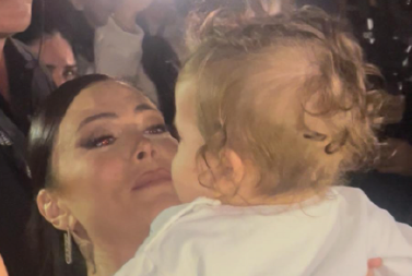 MILICI PAVLOVIĆ PRORADIO MAJČINSKI INSTINKT! Ovaj gest u Kruševcu oduševio sve prisutne (VIDEO)