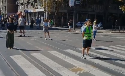 NA PRSTE DA IH PREBROJITE! Grupica blokadera maltretira dvomilionski Beograd!