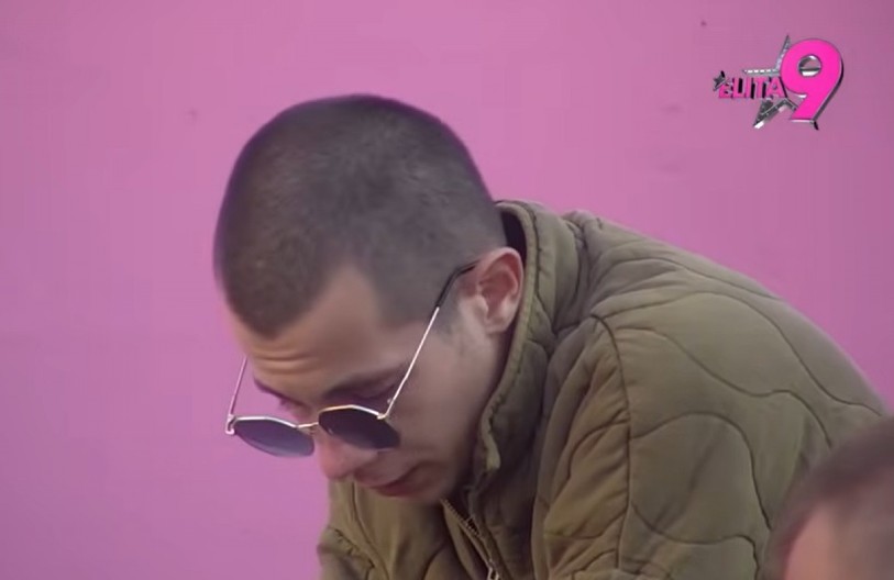 NERIO SE POTPUNO SLOMIO! Grca i guši se u suzama, ne može više da izdrži, zatražio hitnu pomoć (FOTO)