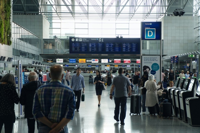 HRVAT SE IGRAO DRONOM OKO AERODROMA U FRANKFURTU &#034;Rusi su to, nešto se dešava na našem nebu&#034;