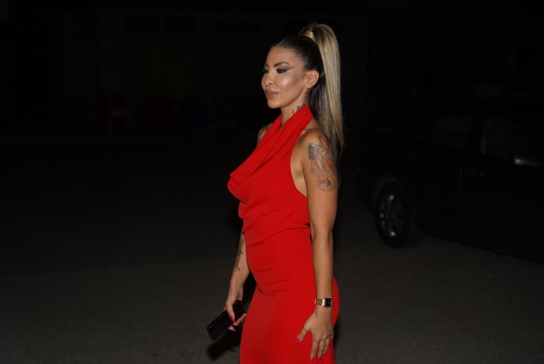 DRAMA NA PUTU! Aneli Ahmić zapanjena prizorom, morala hitno da se oglasi i sve javno objavi (FOTO)