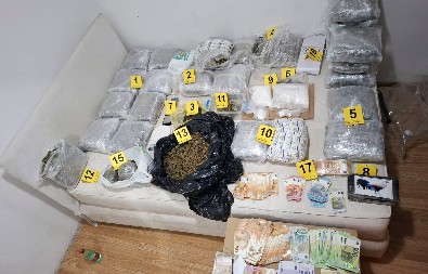 HAPŠENJE DILERA U ZAJEČARU Policija mu u stanu pronašla dve vrste droge
