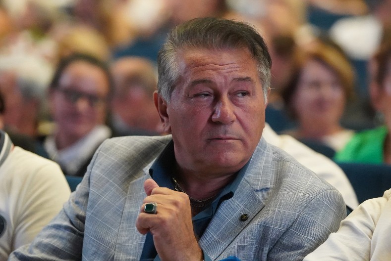 HALID MUSLIMOVIĆ PREKINUO INTERVJU Slomljen stigao na komemoraciju: "Sve je rečeno"