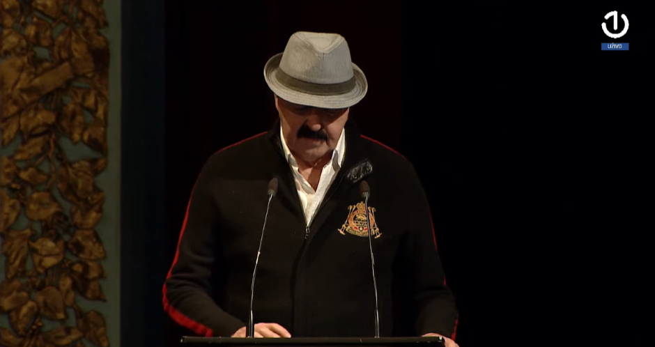 REKAO MI JE "IDIOTE, ŠTO MI NISI RANIJE REKAO?" Zbog govora Harisa Džinovića grcaju svi na komemoraciji, otkrio bolan detalj o Halidu