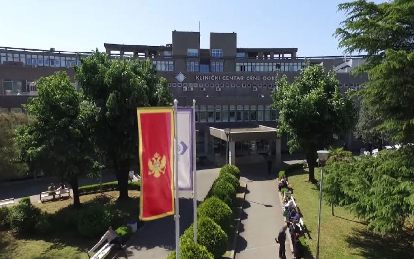 BIVŠI AMBASADOR POVREĐEN U SUDARU Tarzan Milošević smešten  u Klinički centar Crne Gore