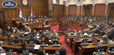 MARINIKI BAČENA RUKAVICA U LICE - "KO NE BUDE U PRAVU DA NAPUSTI POLITIKU" Pršti oštra rasprava u Skupštini Srbije (VIDEO)