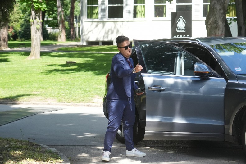 NI DŽEJLA NI JOVANA Pevačica u emisiji uživo progovorila o intimnim odnosima sa Šerifovićevom: "Može da ima svaku ribu, dovela me je do ludila"