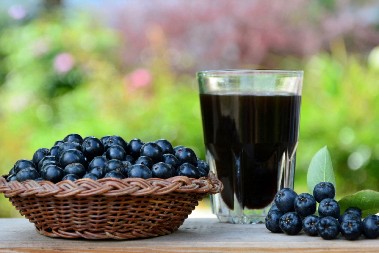 CRNA REKA ZDRAVLJA: Zašto je sok od aronije sa Golije najlekovitiji i kako se koristi protiv virusa i pritiska