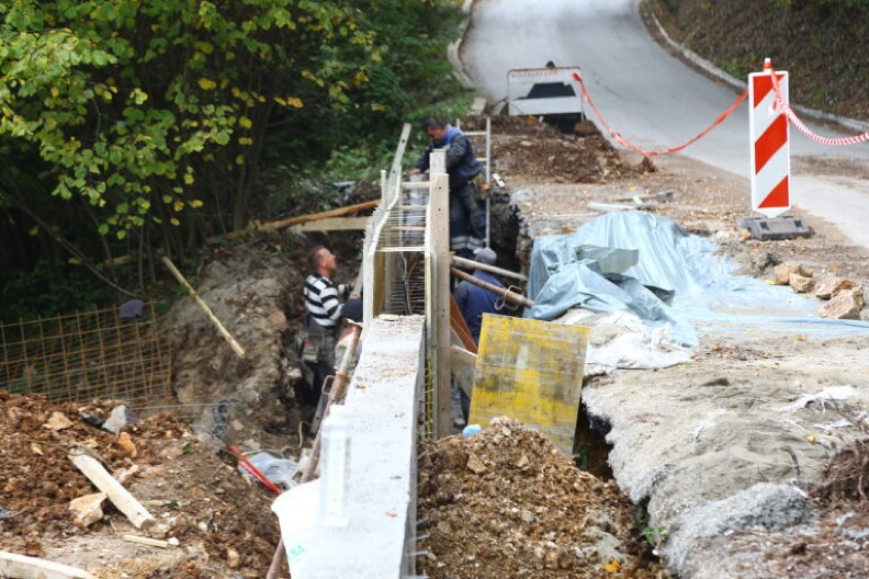POGLEDAJTE KAKVU NEVOLJU JE KIŠA IZAZVALA U SRBIJI Ekipe hitno upućene na teren (FOTO)