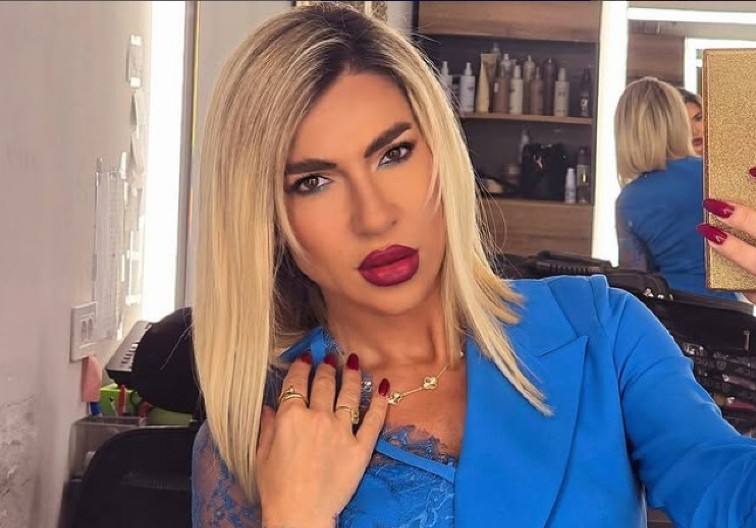 JOVANA JEREMIĆ U HOT IZDANJU! Voditeljka u preuskim haljinama radi špagu, a zadnjicu u prvom planu (FOTO)