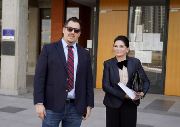 DEVIN SAMO NA JEDNU KUĆU MIROSLAVA ILIĆA NEMA PRAVO, ZNA SE I RAZLOG Vanbračni sin pevača postaje naslednik bogatstva?