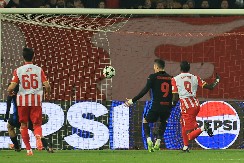 CRVENO-BELI GA NA PAMTE PO LEPOM Poznat sudija na meču Braga - Zvezda, bio je glavni akter spektakla na "Marakani" sa sedam golova