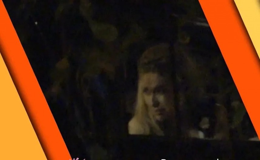 RADA MANOJLOVIĆ JECA U AUTOMOBILU, PORED NJE SEDI MUŠKARAC Pevačica uslikana u trenutku rastrojstva, evo šta se zapravo desilo