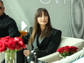 EMINA JAHOVIĆ PROGOVORILA O UDAJI Nakon razvoda od Mustafe, ponovo spremna da stane na ludi kamen!