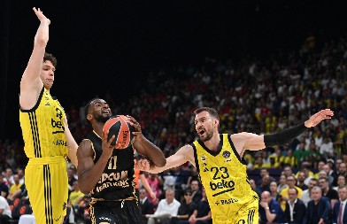 OGROMNA SVOTA NOVCA Alarmantan dug Fenerbahčea