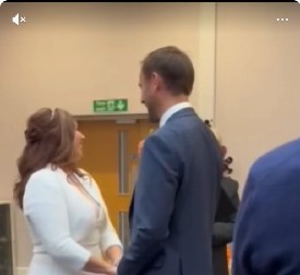 MLADOŽENJA JE NA VENČANJU IZGOVORIO IME BIVŠE Svi gosti su zanemeli od šoka, evo šta je mlada uradila