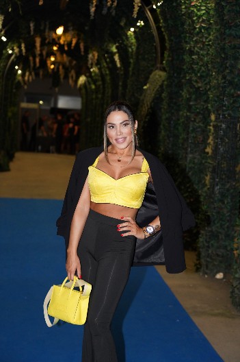 SANDRA AFRIKA SE POHVALILA BESNOM MAŠINOM Pevačici trešti muzika iz auta od 160.000 evra! (VIDEO)