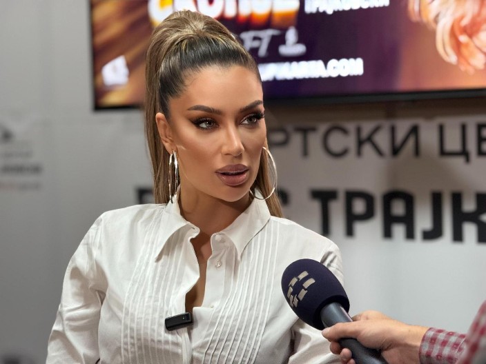 TEA TAIROVIĆ NE IZLAZI IZ KUĆE PO NEKOLIKO DANA Šokirala priznanjem: "Ne idem ni do prodavnice!"